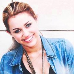 O que sinto, não há explicação. Só sei dizer que é amor demais ♥ Twitter OFICIAL da página Humor Miley!Siga e curta a gente!
http://t.co/CRBpi8Hu