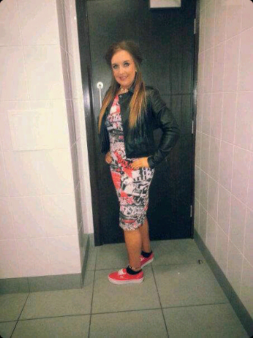 Age: 16   school: knockbreda :)  bbm;27222109