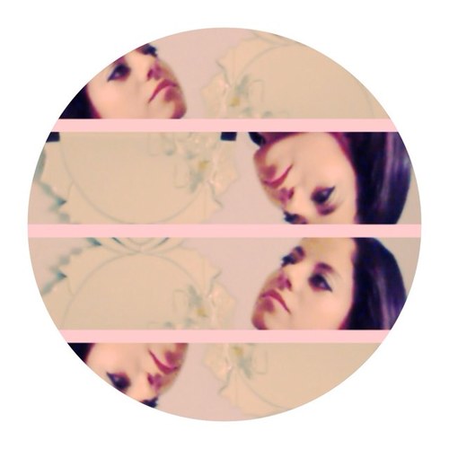 Graphic Designer. Food addict. Daydreamer. Follow my blog for food-spiration via Tumblr amd Instagram at Tillys_Treat for Insta and tillystreat for Tumblr.