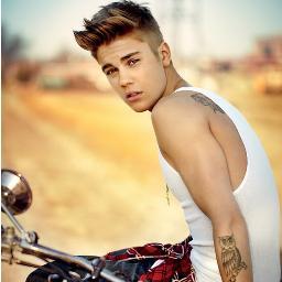 13 years old!! I love the music.. I'm Like @matthunter123 @justinbieber Follow me and follow back ;) kisses @daycorpas