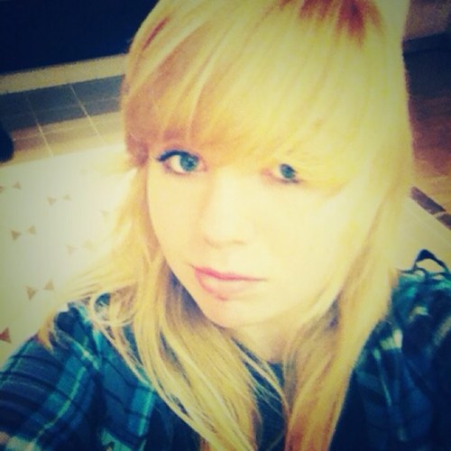 hi there! i love making new friends and yea! i can be really random but usually shy..hehe anyways i love music! im into almost everything!