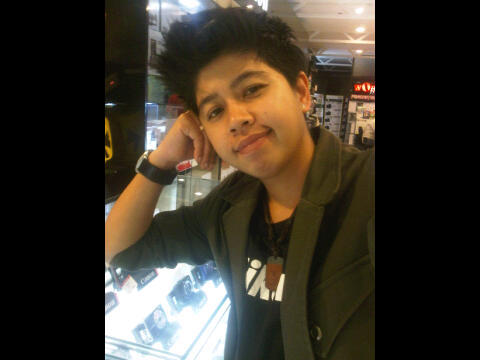 pung_up's profile picture. I work with a camera of nikon. I was honest with everyone honest with me.