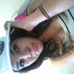 - Sou chata, insuportável, birrenta, marrenta, briguenta, ciumenta, loca, mais sou uma pessoa amavel u.u k ~ e os que me perderam se fuderam -'- aosjoaisajso'