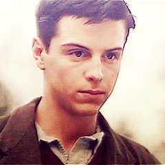 ComingUpTwisted's profile picture. They say that madness has it's roots. But roots would imply it came from something. What if it was born that way? [Teenlock RP-18+/Bi-Psychopath. READ THE URL.]