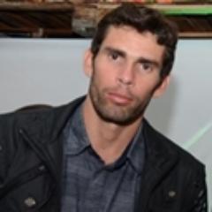 Júnior Pereira,palestrante de autoajuda, e motivação,Psicanalista,autor,Pensador, Líder espiritual, Fundador do Centro Cristão Escola de Vencedores e Blogueiro.