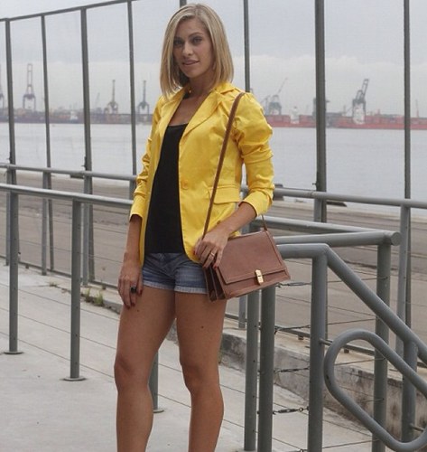 FC OFICIAL feito pra essa atriz linda e competente que todos aprenderam a amar e a respeitar.. Oficializado e seguido por @Lana_Rhodes dia 05/05/2011.. AMEI C2