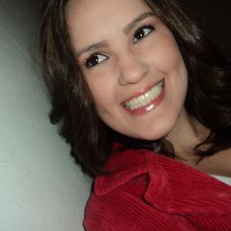 Brasileira.Caçapavense.Estudante de Enfermagem.Namorando.