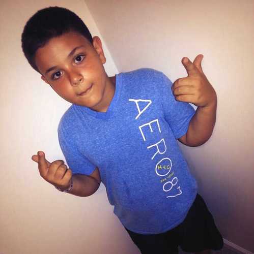 defariasam's profile picture. 