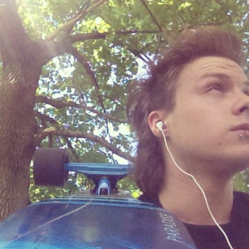 charlieeislame's profile picture. party. music. friends. guitar. piano. drums. bass. snowboard. football. kush. 49ers. jazz. metal. hiphop. 19. #aries. charlie.