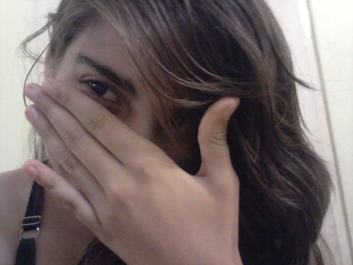 Im 14 /love sws /i speak spanish/fav colors are blue black red and green/love to sing/play cod/dnt like unweird people and um... follow me ^.^