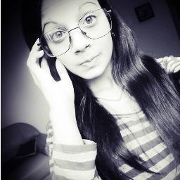 Eu sou legal com quem é legal. Sem ponto e vírgula, sem espaço, sem mas. É bem simples.