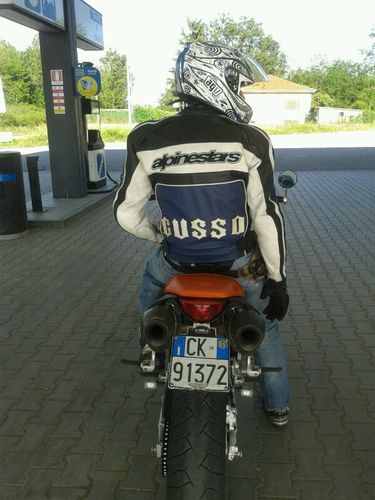 Sgussolo's profile picture. Xè la vita è un brivido che vola via...è tutto un'equilibrio sopra la follia...