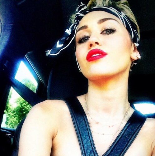 Sofraudd's profile picture. You dont understand how much i need you.