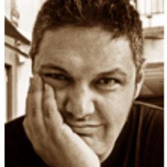 Mi huída es una puerta giratoria: escribir canela y veneno a partes iguales.