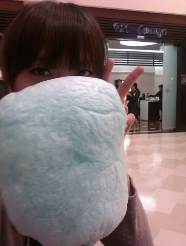 JoyYuehLin's profile picture. Love and Peace