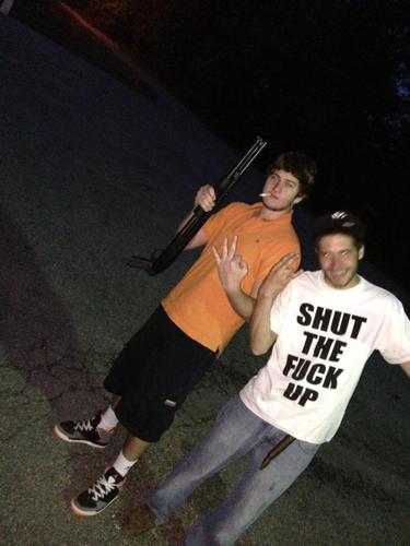 bubbasparxbongz's profile picture. im not perfect and i dont live to be but befor you start pointing fingers make sure your hands are clean. #710 #dailydabber