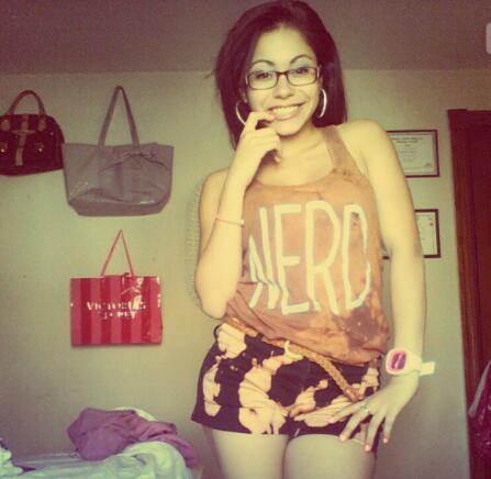 - Pretty Girl Doin Her Thing ;]]