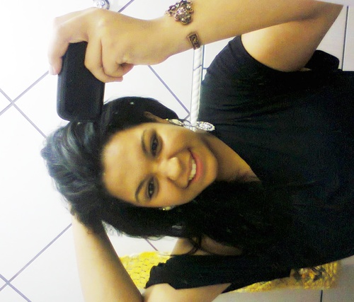 É com você que o amor é intenso
É com você que o sonho é tão real
E é nos teus braços que amanheço o dia
Me faz sentir um fora do normal