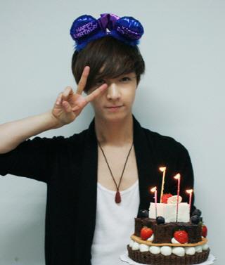 RolePlayer of Lay Yixing EXO-M | I am Yaoi and I am an Innocent Uke | My Duizhang @FOX_EXOKris Saranghaeyo....
