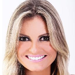Jornalista de moda e blogueira.