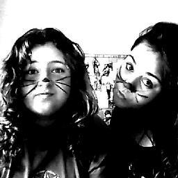 sisterslove's profile picture. ¡Holis! Somos dos chicas, (Blanca&Patri), os darémos consejos, y os contestaremos a todo. Un besito a todos. :3