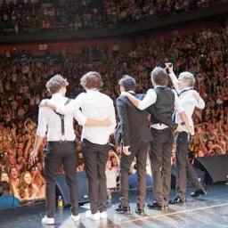 One Direction changed my life for good! Y U NO FOLLOW ME?- Lastest 1D pictures, updates,etc..- ILOVEYOUUGUYSS.