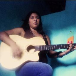 amo capoeira sou fá de corolina soares amo  todaas as musicas delas