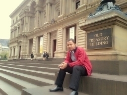 firmawann's profile picture. Lahir di Kampung | Bebek Belvr | Pembaca Sastra | Pengagum Indonesia | Penikmat kopi yang pakai gula