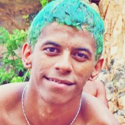 ''UM DESCONHECÍDO PERDIDO NO MEIO DO NADA''