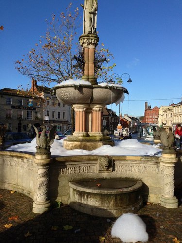 A page for the beautiful people of devizes to send in any shoutouts, funny pictures and banter 100% anonymously!!!