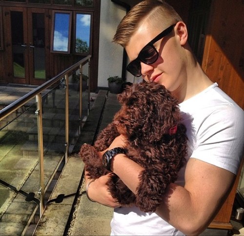 SamL3wis's profile picture. (🧙,🧙)