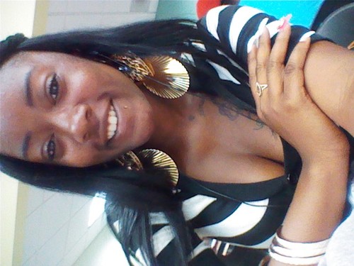 loving , caring , school girl but i love partying & i love my crew till the death of me #teamdarkskin #teamTRILLbtch .. . #team ROBBYfcN`D asYOUshould know