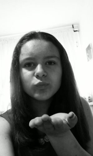 I love friends: misha Fatima rachella kira meryem nog Meer. hou super veel van Zingen en muziek en 1D en BTR :D #teamgek