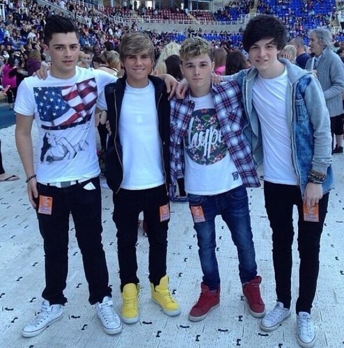 We're here to support Joey, Ryan, Ollie and Jordi! Together they are @OverloadMusic So if you're an #Overloader too, follow us!