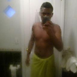 soy moreno pelo liso hojos cafe os curos a cuerpado