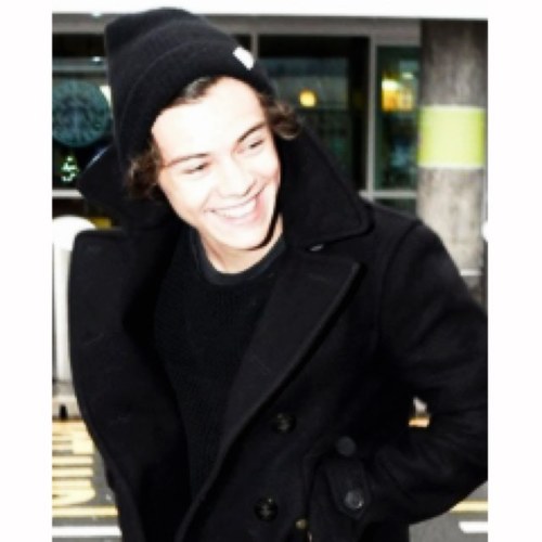 FREE FOLLOWS. YOU DON'T HAVE TO FOLLOW ME BACK, JUST FOLLOW @yinyinxo :)