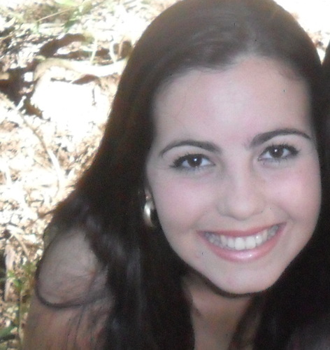 Amo passear, comer, amar, viver.. Amo ser feliz.. :)