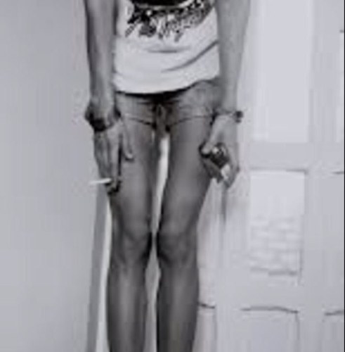 DM to talk/ Forever Fat/ ED/ Recovered/ Relapsed/ Alone/ AVI IS NOT ME.. wish it was