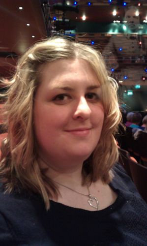 DanielleLW1989's profile picture. 