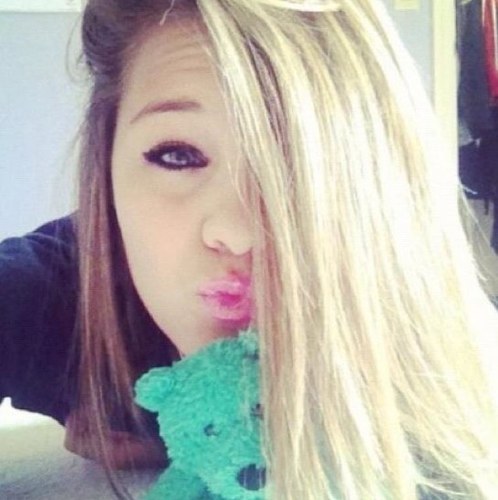 BoooYouWhor's profile picture. nothing can ever, ever replace you. nothing can make me feel like you do.