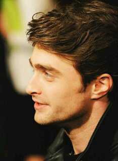 HausOfPutaloca's profile picture. Sim, já peguei na bunda da Valesca, junto com o M e futuramente vou pegar no penes do Daniel Radcliffe, obs: Minha bunda é maior que a da Valexca