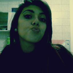 웃
eu gosto que me odeiem e que me invejem,
porque ninguem odeia o fraco, nem inveja o feio