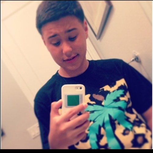 @fuxkswitmee_ is my bestfriend. ✨❤