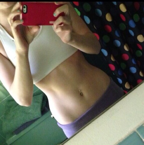 20 years old 5'8 HW: 132 CW:120 GW: Toned, Sexy, Confident AVI IS ME