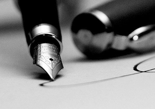 Escritor. Periodista. La realidad jamás dejará de asombrarnos; crea fantásticas historias que necesitan ser contadas.