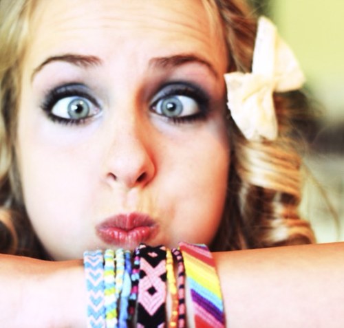 Just another crazy girl who wishes for the world...I make braceletz and hair bowz
