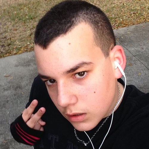 Mitchell Cox •15 years young •Gay •Single •Punk/scene •DeLand,Florida •Freshman at DeLand High School •Looking for a relationship •goal:10k followers