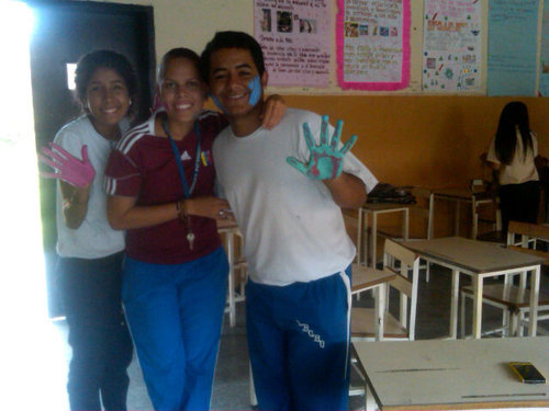 100% apolitico.. Muy pana me gustan las rumbas.. BBM 32579a87.. Me gusta tratar. Con cualqier persona..
