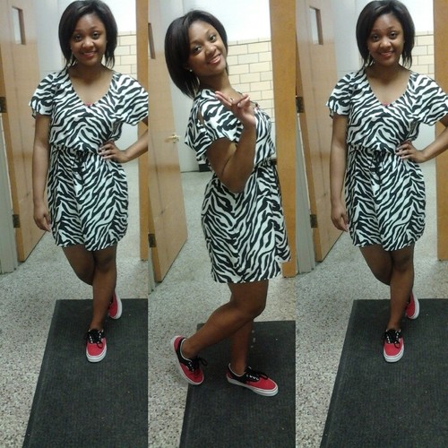 Cheerleader |Gemini |&GawJuss Face, Just Living Life ' #TeamCheer #TeamSpirit, Taken by my one and only @ballismylyfe, Btw My Name is Jada. Follow Me (: