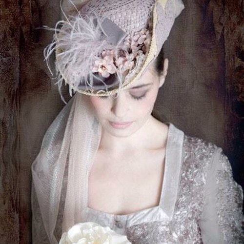 rpaper_'s profile picture. 紙が好き。イタリアンシルク、イタリアンレース、木馬リボンなど高級ドレス素材を使ってグリーティングカードを作っています。ブライダル会社とタイアップした『花嫁の手紙手作り教室』/名古屋栄中日文化センターにて『季節の手作りカード教室』開講準備中。http://t.co/E59AaSRlY4